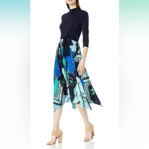 NWOT Adorable, Flowy Donna Morgan Long Sleeve Pleated Jersey Dress - size 4